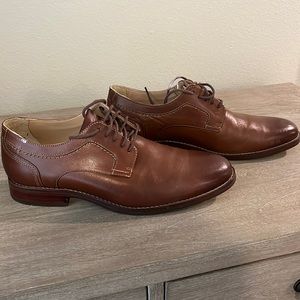 Johnston & Murphy Size 9.5 Lace Up Shoe